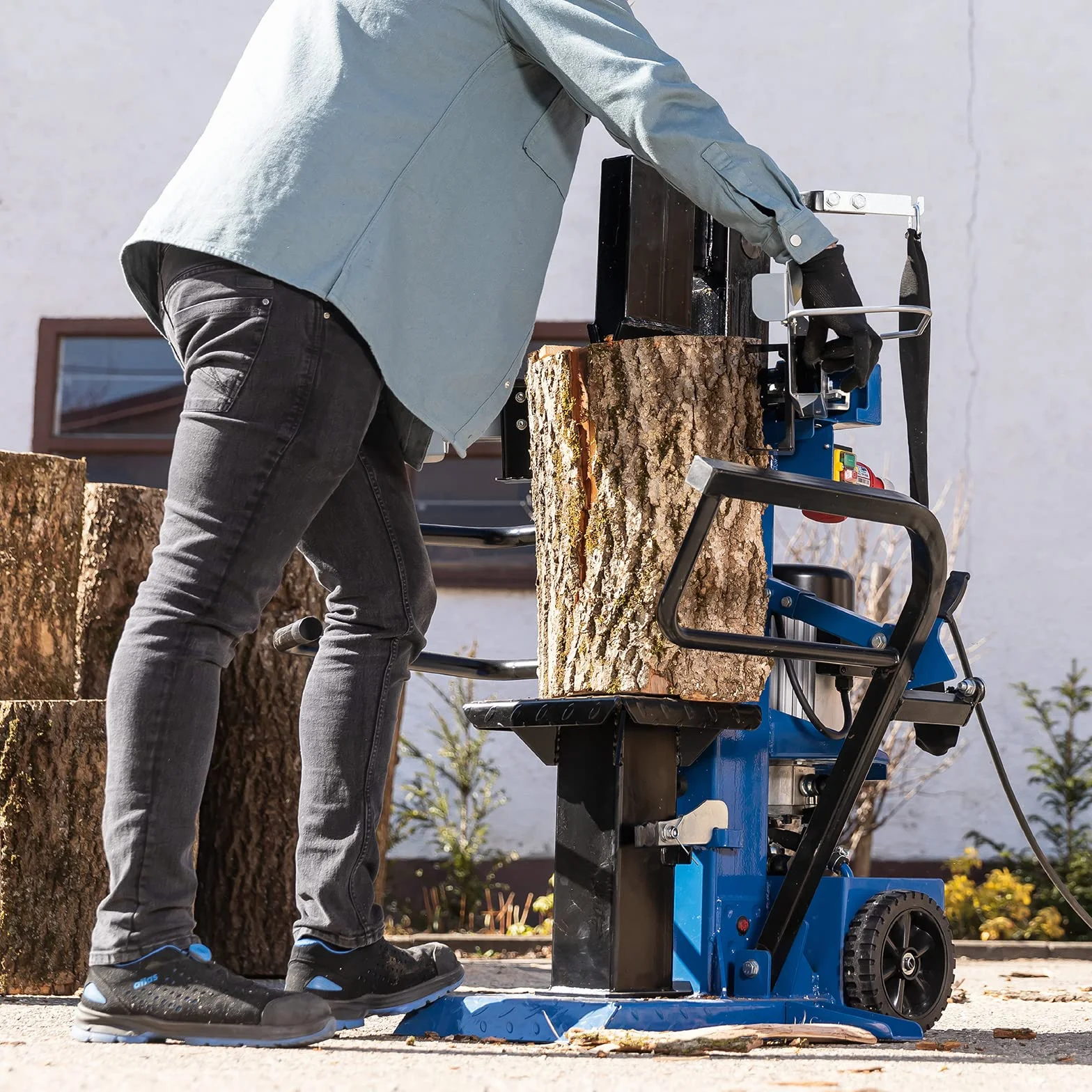 Scheppach Compact 10t Meterholz Holzspalter stehend 230V | 10 Tonnen Spaltkraft | 3500W Leistung | Holzlänge 1070mm / max. Ø 380mm | schwenkbarer Tisch | Hartholz & Weichholz - mit Fahrvorrichtung