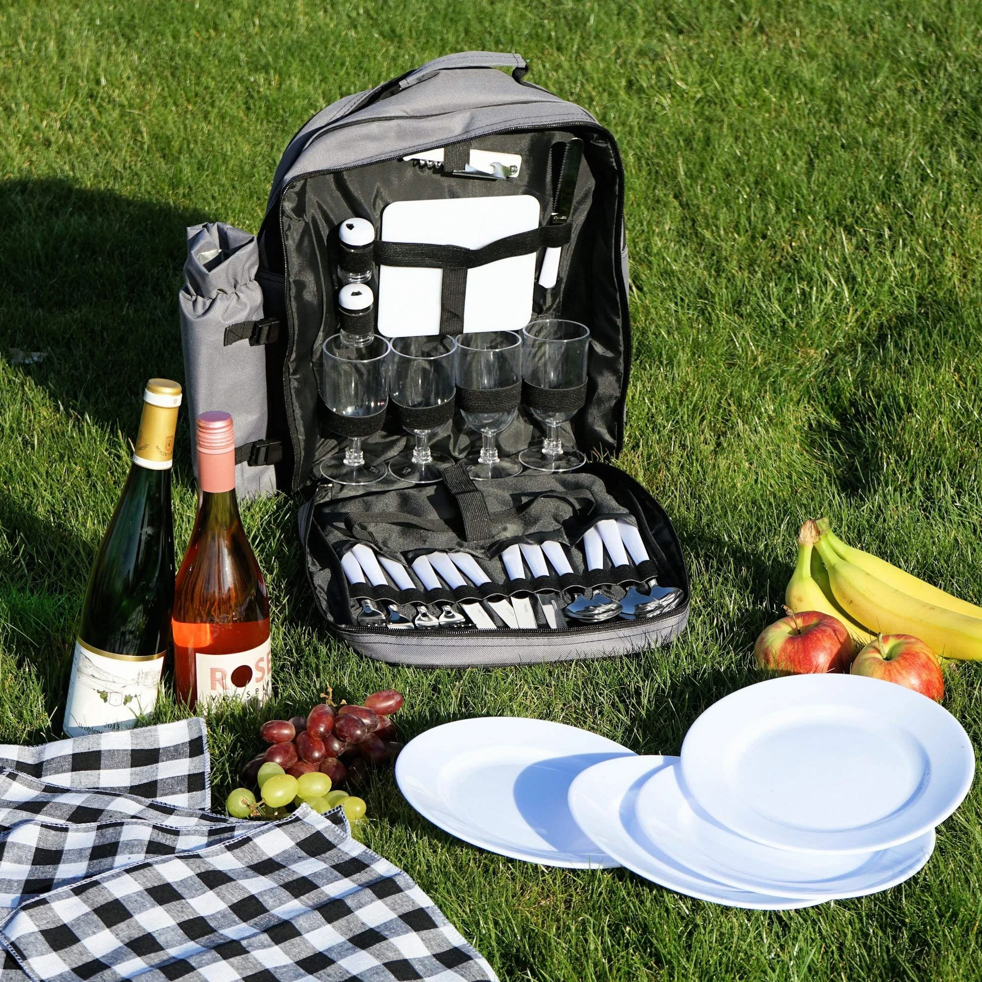 CampFeuer Picknick Rucksack für 4 Personen | Grau | Picknickset 31-teilig | inkl. Flaschenhalter, großem Kühlfach, Geschirr und Besteck
