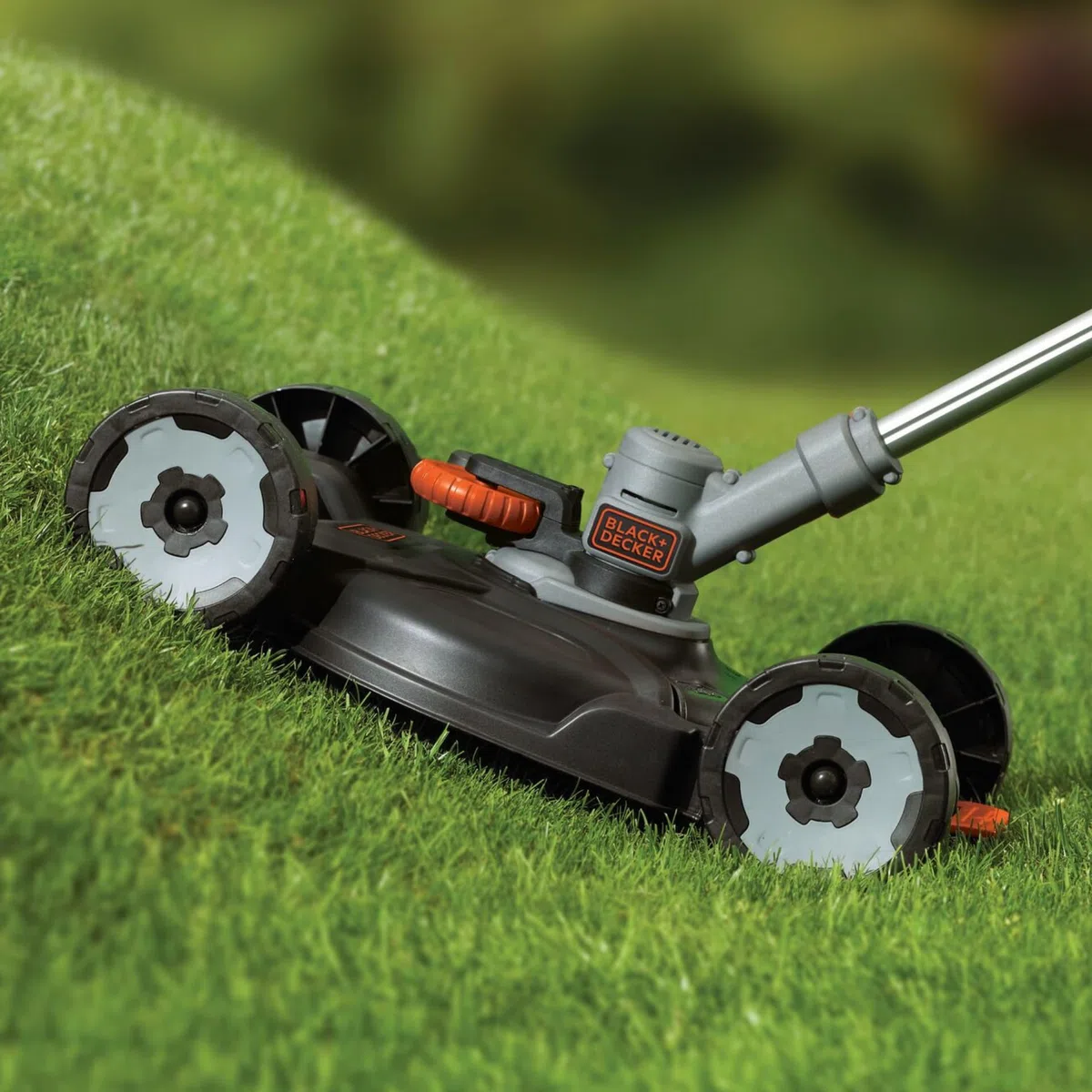 BLACK+DECKER Akku-Rasentrimmer 18V POWERCONNECT 3-in-1, Rasentrimmer, Rasenkantenschneider & Grasschneider, Einfacher Wechsel zum Rasenmäher für Kleine Gärten – STC1820CM-QW