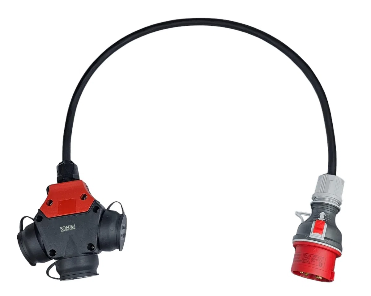 RoadEu CEE Starkstrom Adapter, CEE Stecker 32A, 380V auf 220V Adapter, 3X 220V Schuko Kupplung, 5x2,5mm Gummikabel 0,5 Meter. Adapter 32A auf 230V. Starkstrom Verteiler