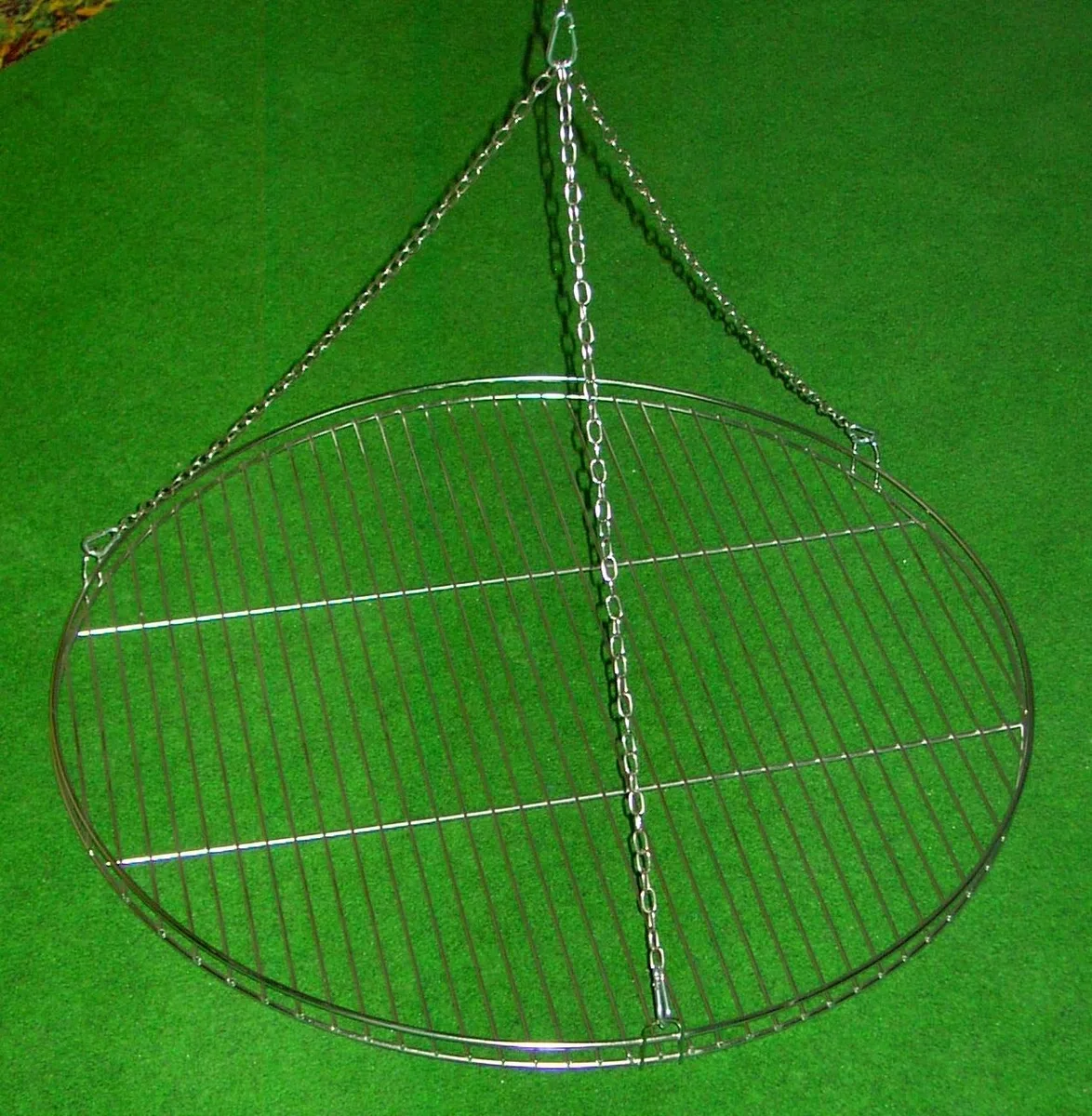 Dreibein Schwenkgrill inkl. 60 cm Edelstahl-Rost aus deutscher Produktion