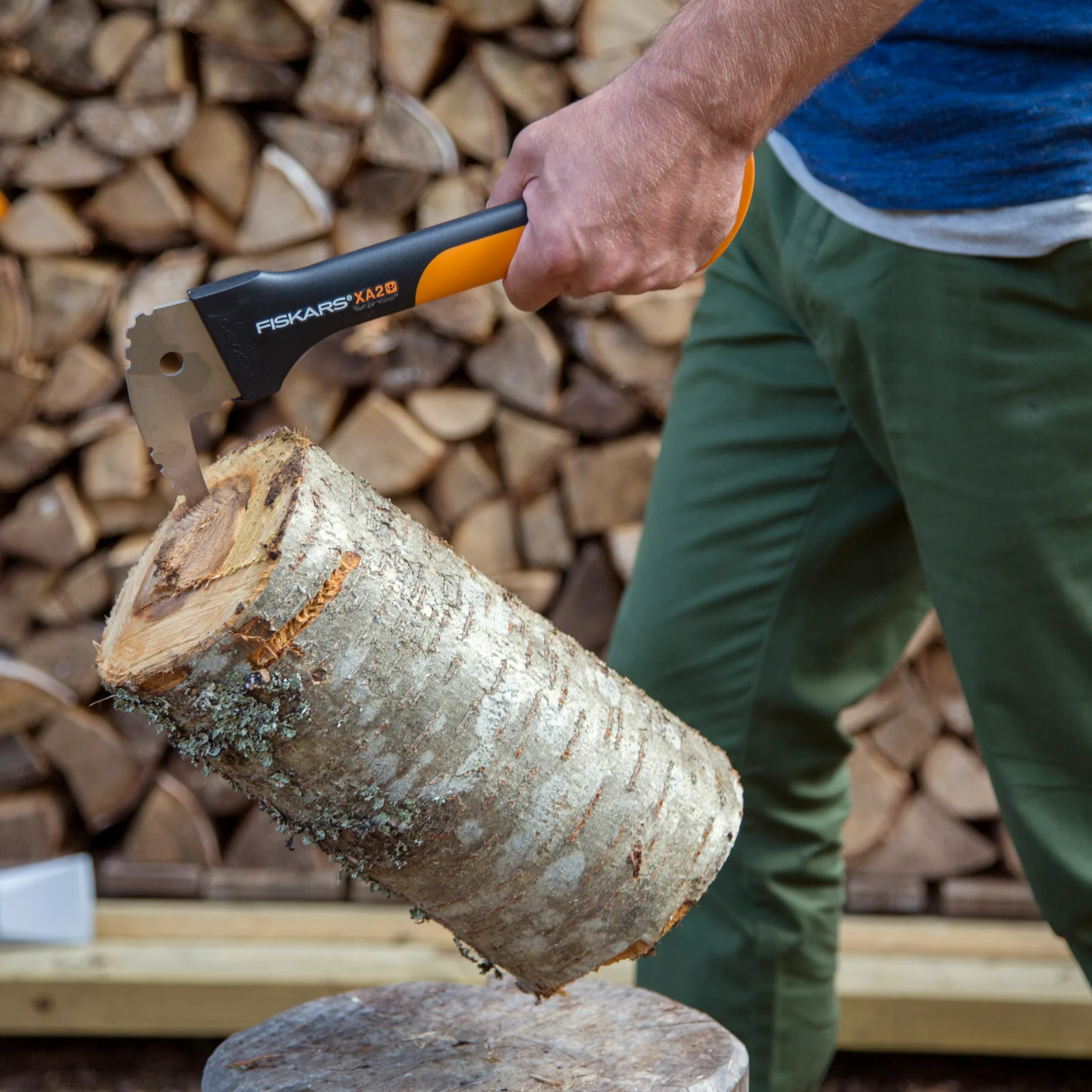 Fiskars 30,5 cm Hakenkaron, Rutschfester Griff mit spitzer, abgewinkelter Klinge, Landschaftsbauwerkzeug zum Drehen, Ziehen, Stapeln von Holzscheiten, Schwarz/Orange